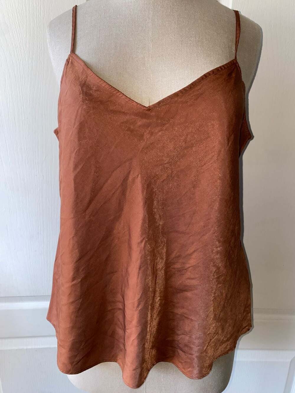 Uniqlo Women's Shimmer Satin V-Neck Spaghetti Strap Camisole Tank Top
